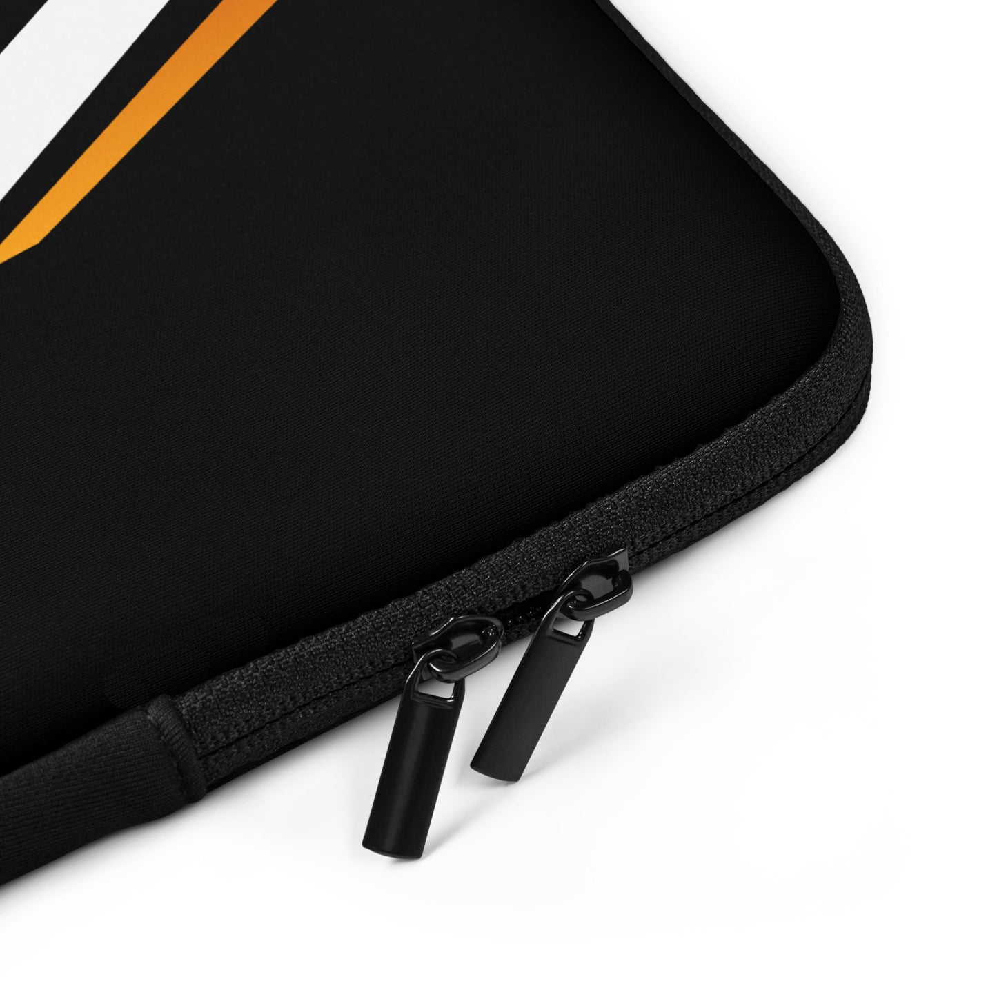 DAIM LAPTOP SLEEVE | CUTS ON BLACK